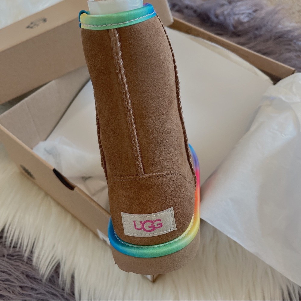 UGG® Rainbow Genuine Shearling Lined Boot - Picture 5 of 9